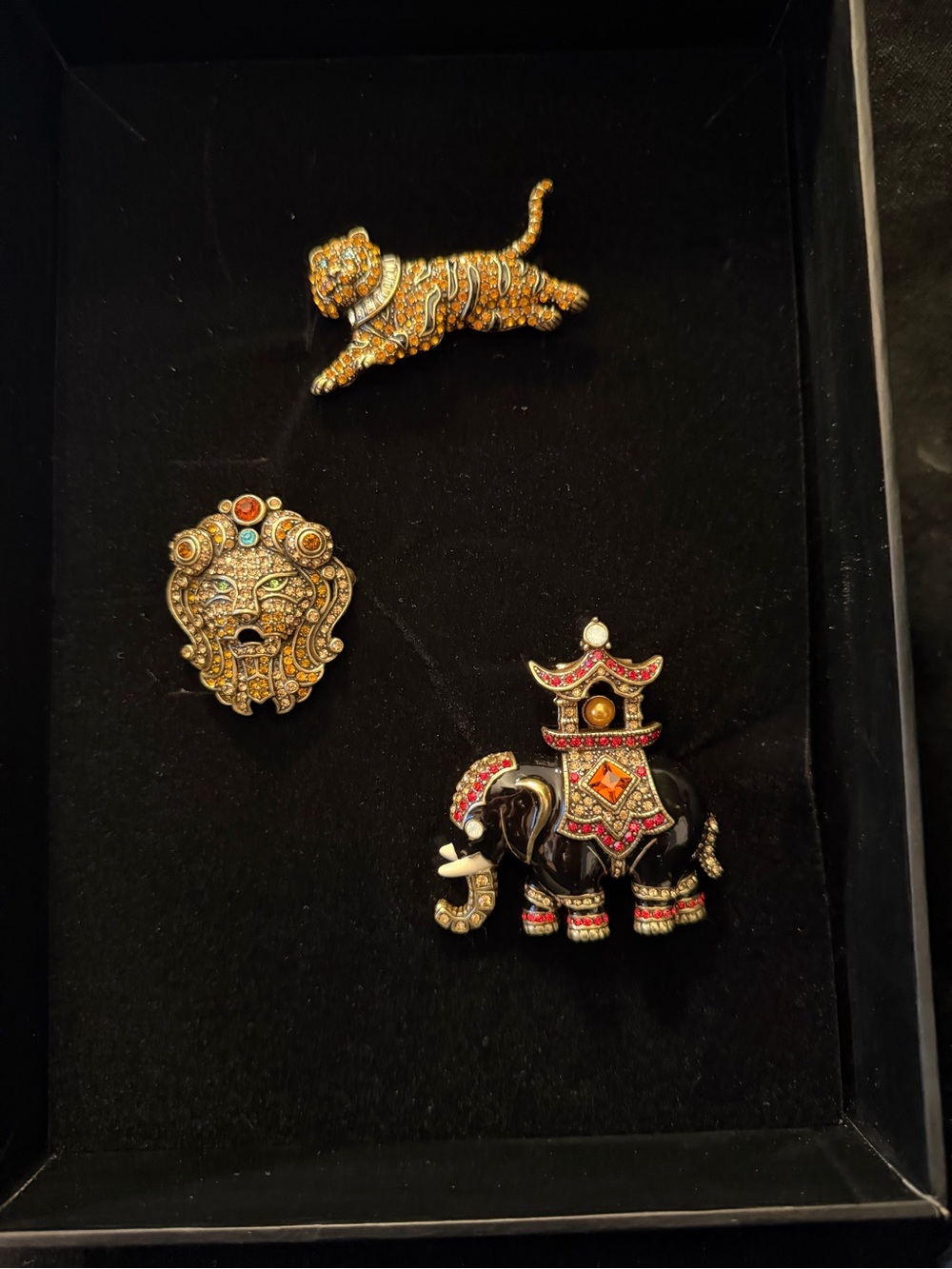 New Heidi Daus Limited Edition 3 Piece Safari Chic Brooch Collection